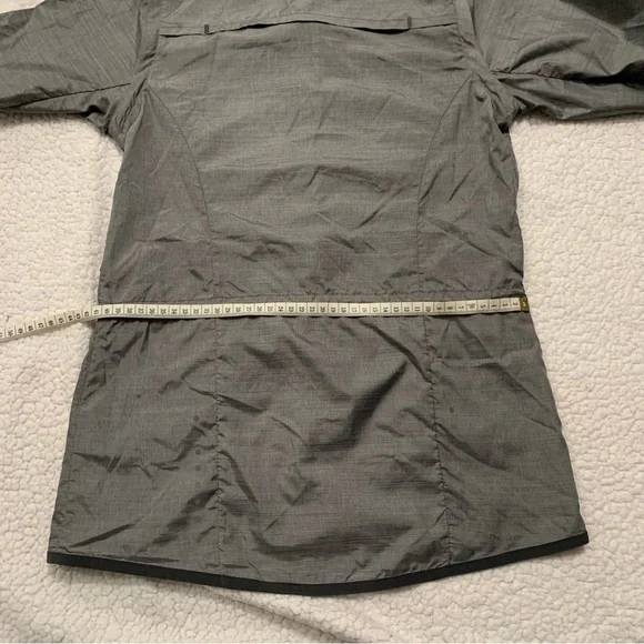 NIKE Lux Iridescent Convertible Running Jacket - Picture 11 of 12